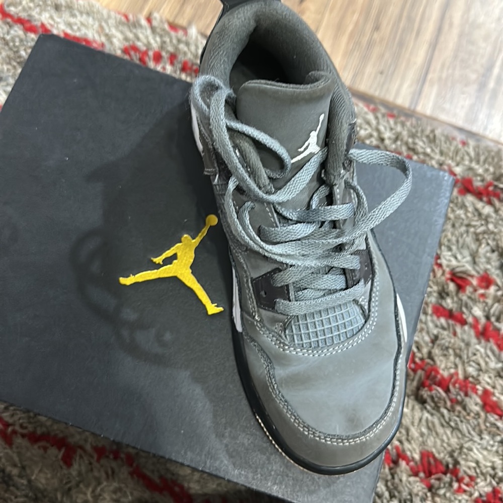 Jordan 4 - Picture 4 of 5